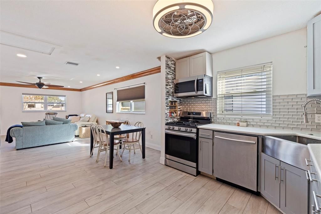 En Venta: $425,000 (3 camas, 1 baños, 1198 Pies cuadrados)