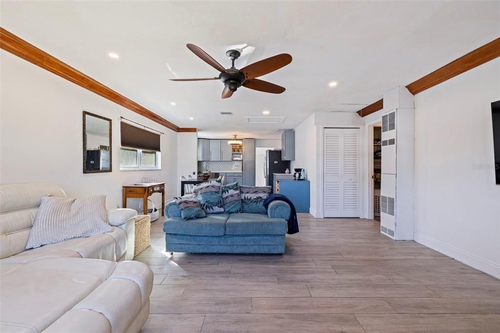 En Venta: $425,000 (3 camas, 1 baños, 1198 Pies cuadrados)