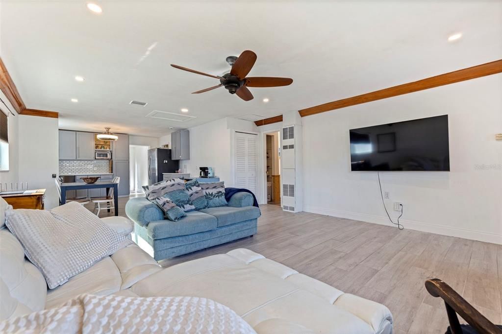 En Venta: $425,000 (3 camas, 1 baños, 1198 Pies cuadrados)