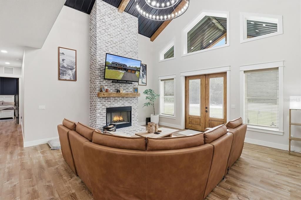 En Venta: $1,499,000 (5 camas, 3 baños, 3407 Pies cuadrados)