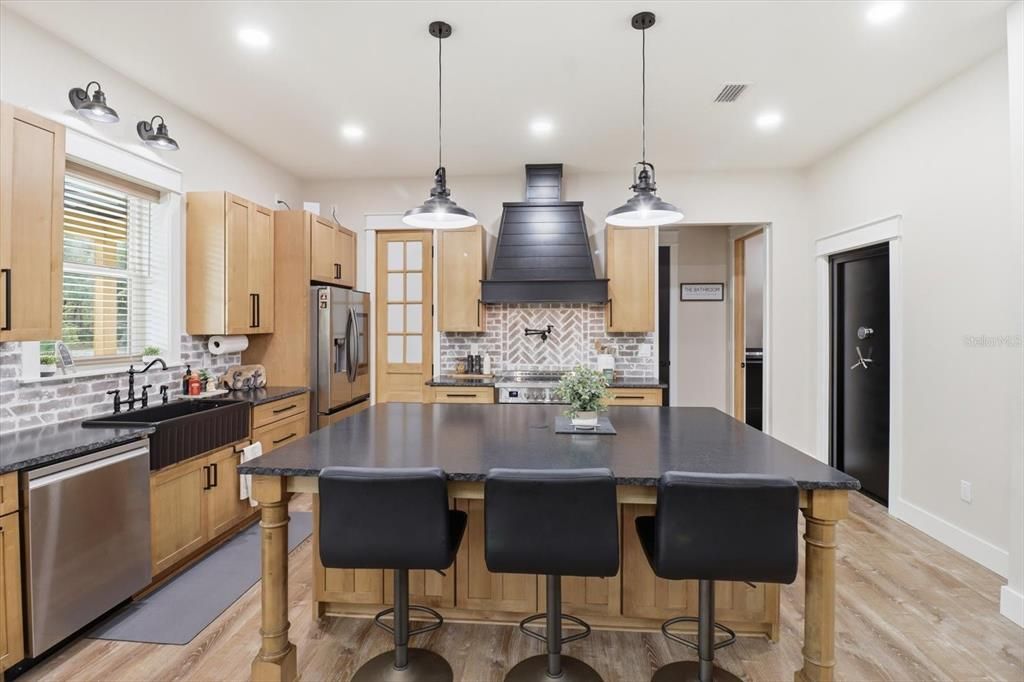 En Venta: $1,499,000 (5 camas, 3 baños, 3407 Pies cuadrados)