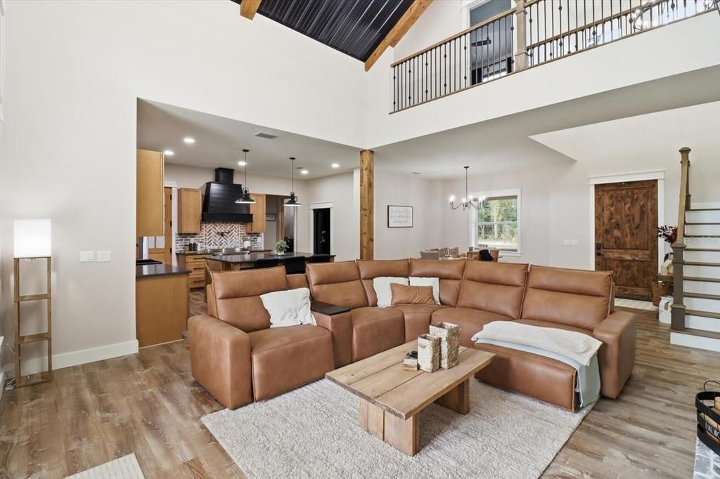 En Venta: $1,499,000 (5 camas, 3 baños, 3407 Pies cuadrados)