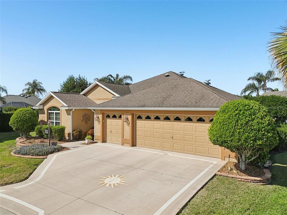 Activo con contrato: $550,000 (3 camas, 2 baños, 1999 Pies cuadrados)