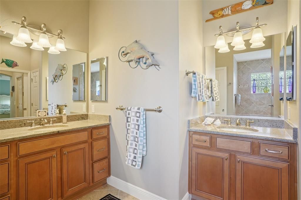 Activo con contrato: $550,000 (3 camas, 2 baños, 1999 Pies cuadrados)