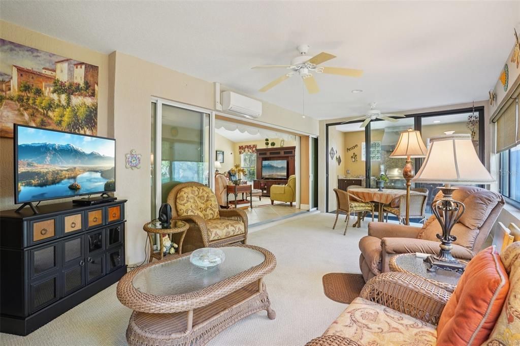 Activo con contrato: $550,000 (3 camas, 2 baños, 1999 Pies cuadrados)