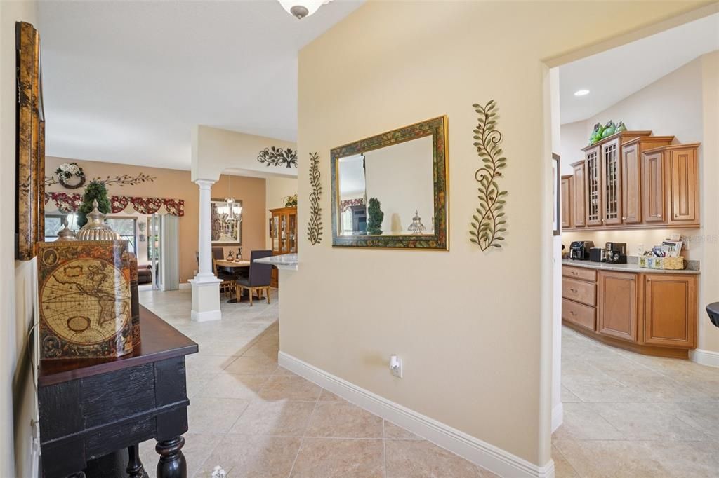 Activo con contrato: $550,000 (3 camas, 2 baños, 1999 Pies cuadrados)