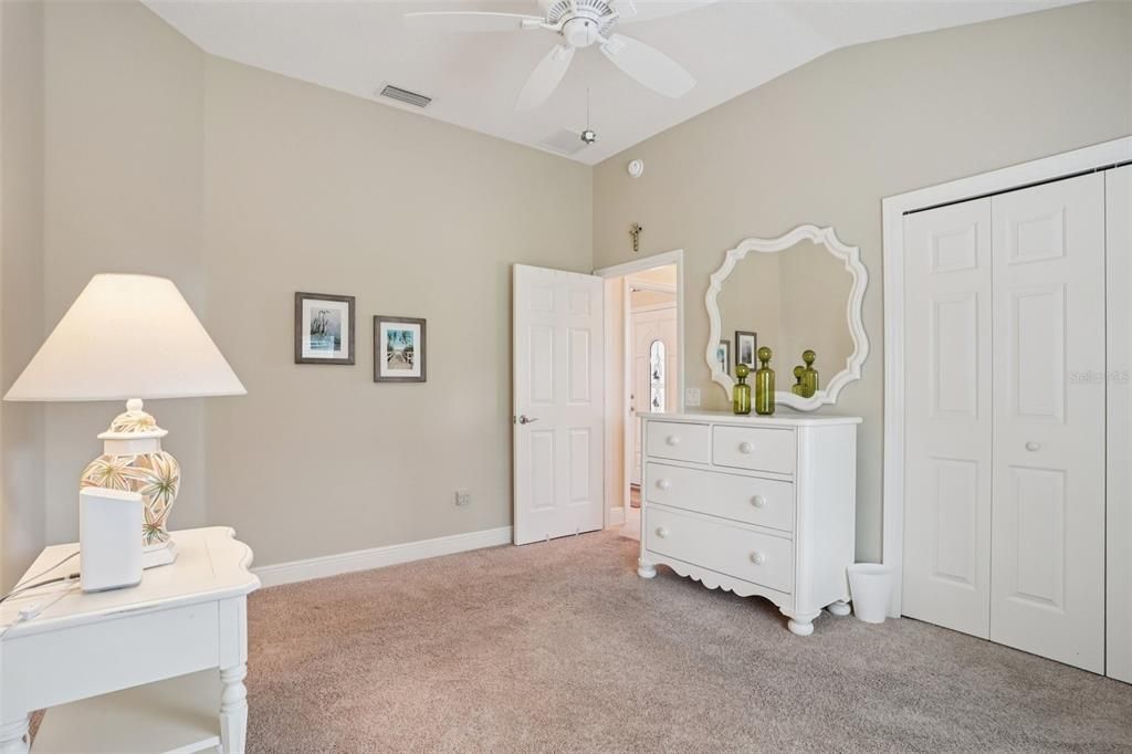 Activo con contrato: $550,000 (3 camas, 2 baños, 1999 Pies cuadrados)