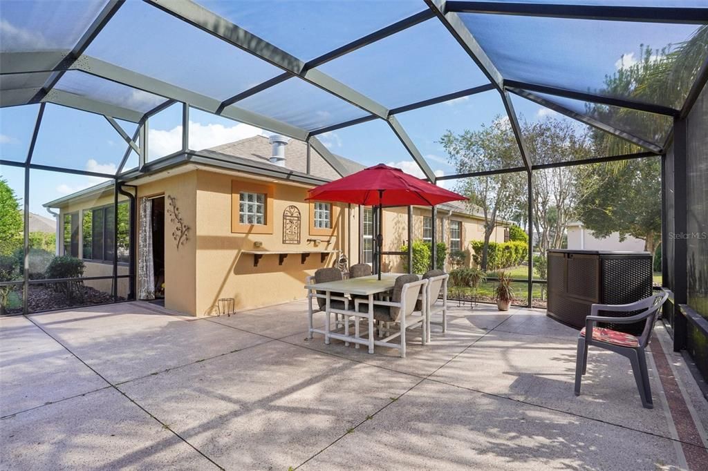 Activo con contrato: $550,000 (3 camas, 2 baños, 1999 Pies cuadrados)