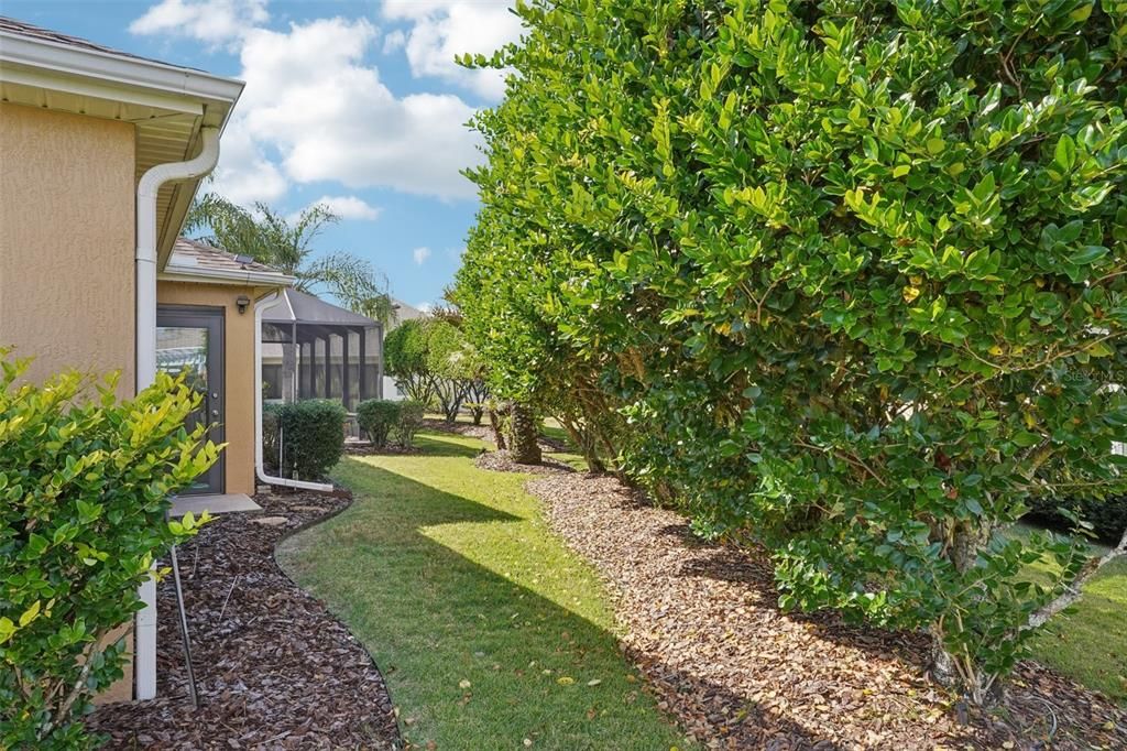 Activo con contrato: $550,000 (3 camas, 2 baños, 1999 Pies cuadrados)