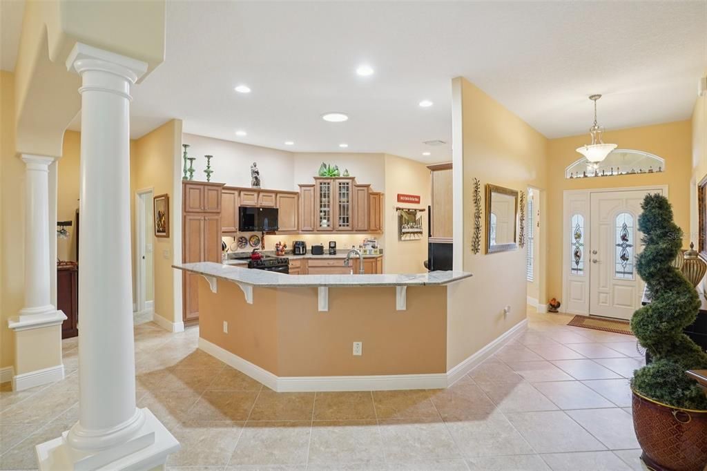 Activo con contrato: $550,000 (3 camas, 2 baños, 1999 Pies cuadrados)