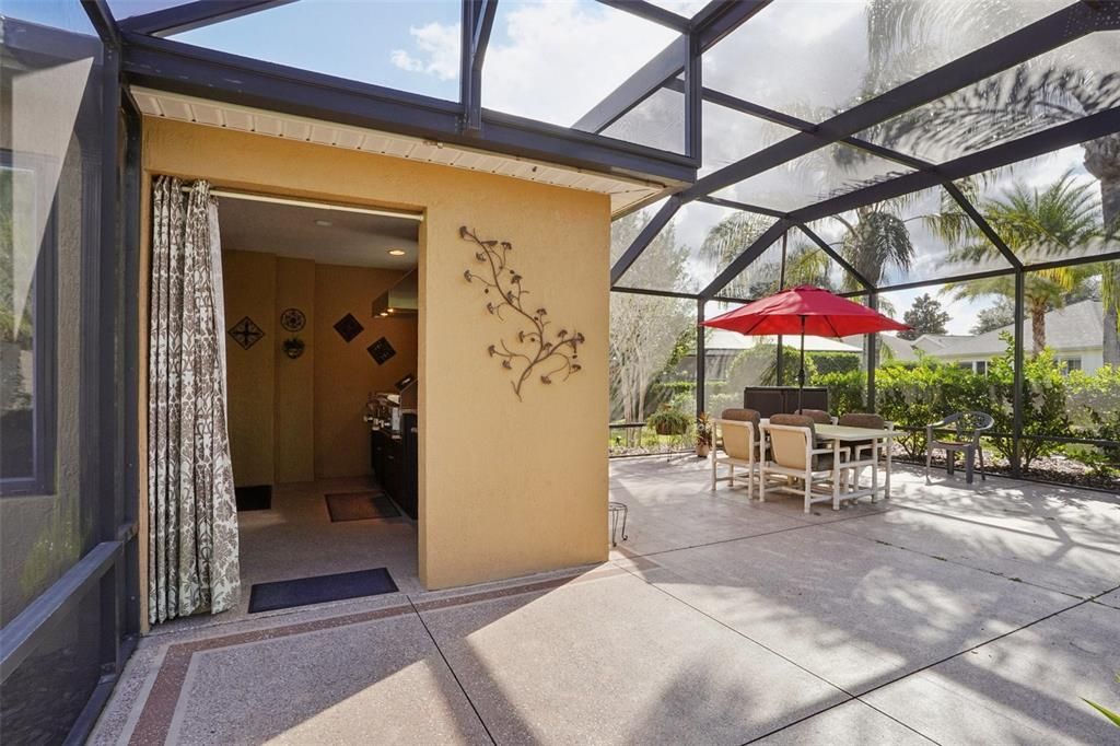 Activo con contrato: $550,000 (3 camas, 2 baños, 1999 Pies cuadrados)