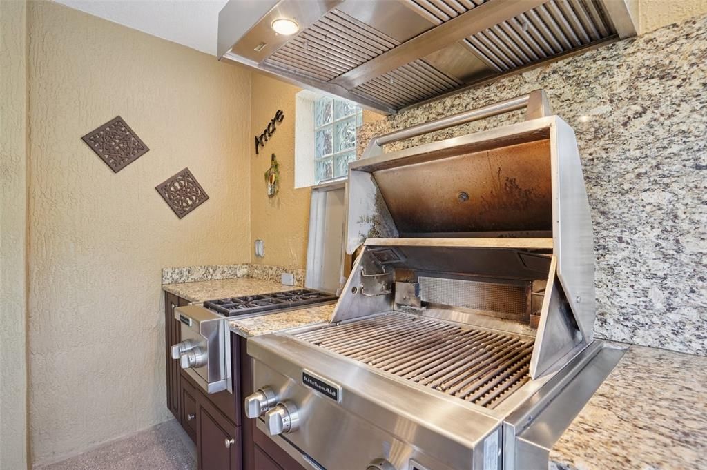 Activo con contrato: $550,000 (3 camas, 2 baños, 1999 Pies cuadrados)