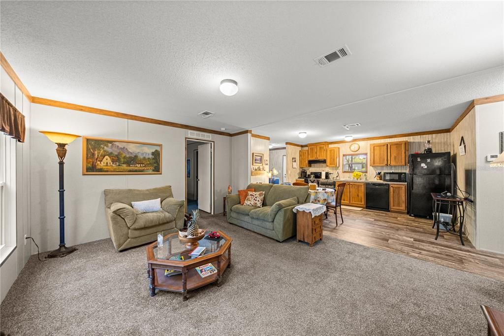 For Sale: $329,250 (3 beds, 2 baths, 1144 Square Feet)