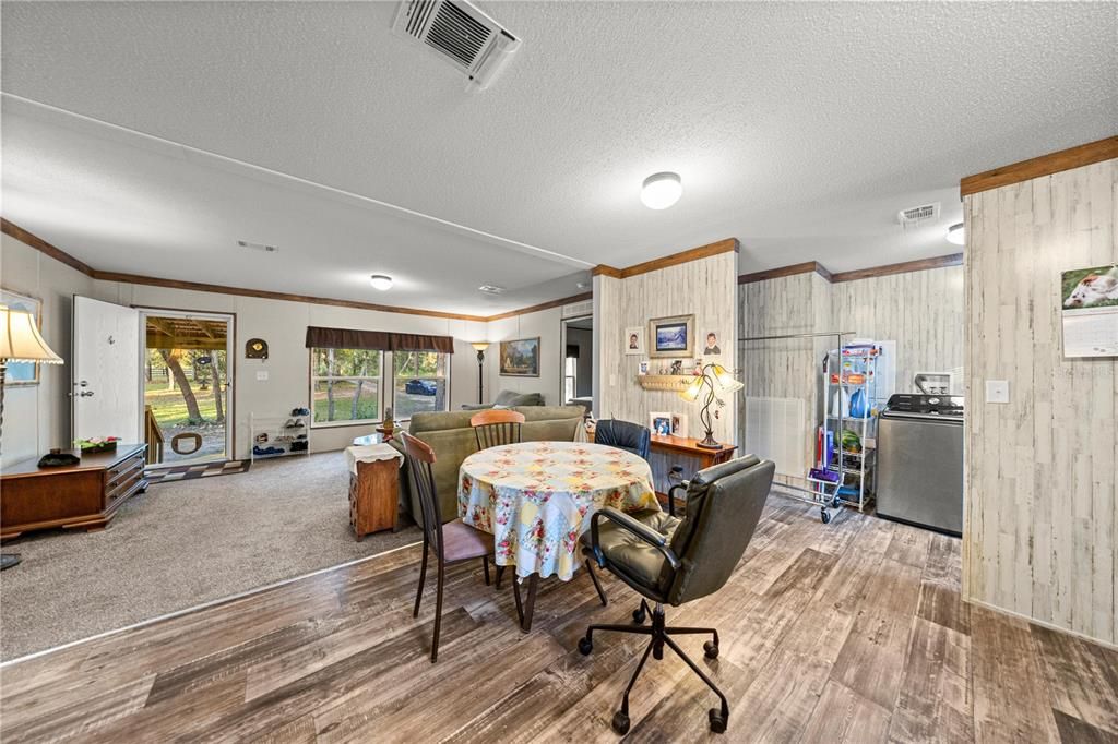 For Sale: $329,250 (3 beds, 2 baths, 1144 Square Feet)