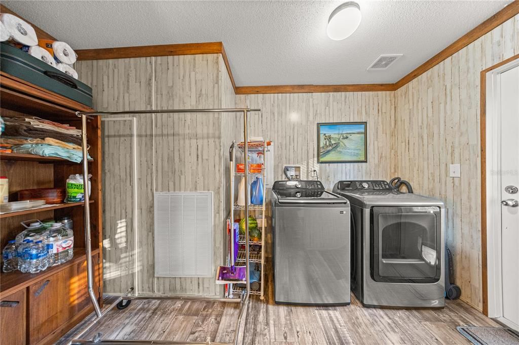 For Sale: $329,250 (3 beds, 2 baths, 1144 Square Feet)