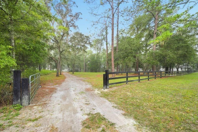 For Sale: $329,250 (3 beds, 2 baths, 1144 Square Feet)