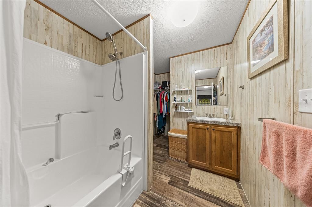 For Sale: $329,250 (3 beds, 2 baths, 1144 Square Feet)