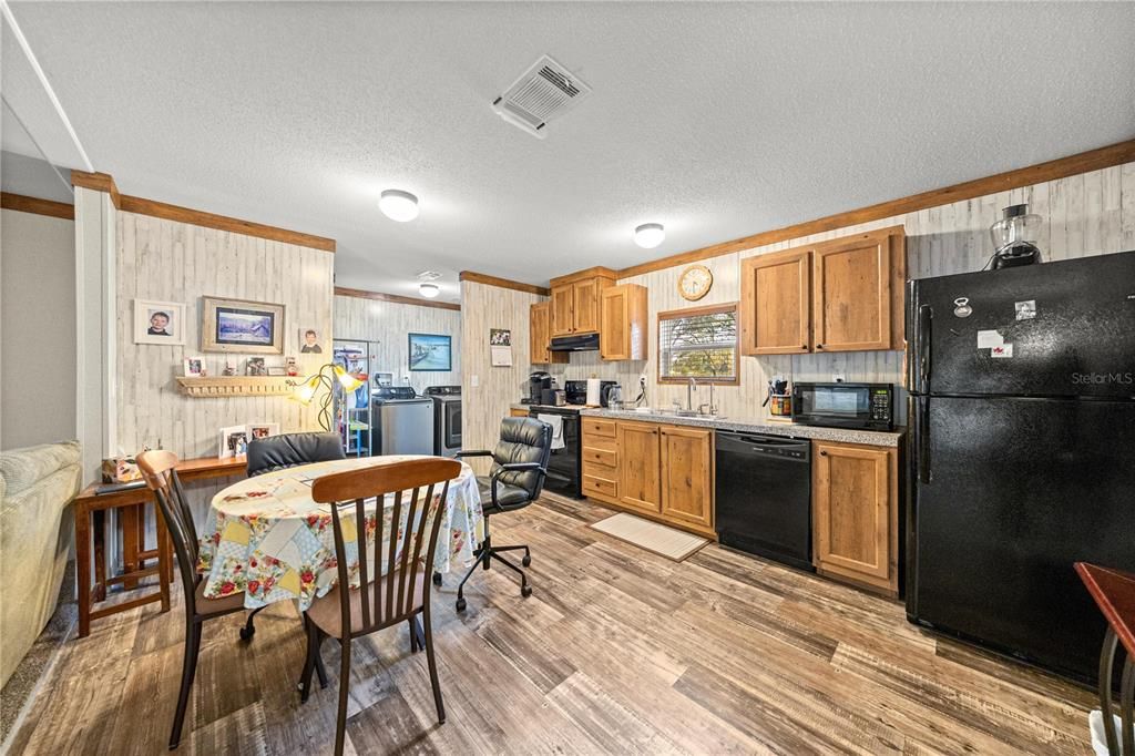 For Sale: $329,250 (3 beds, 2 baths, 1144 Square Feet)