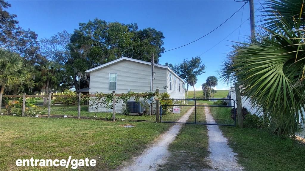 На продажу: $274,500 (2 спален, 2 ванн, 1080 Квадратных фут)