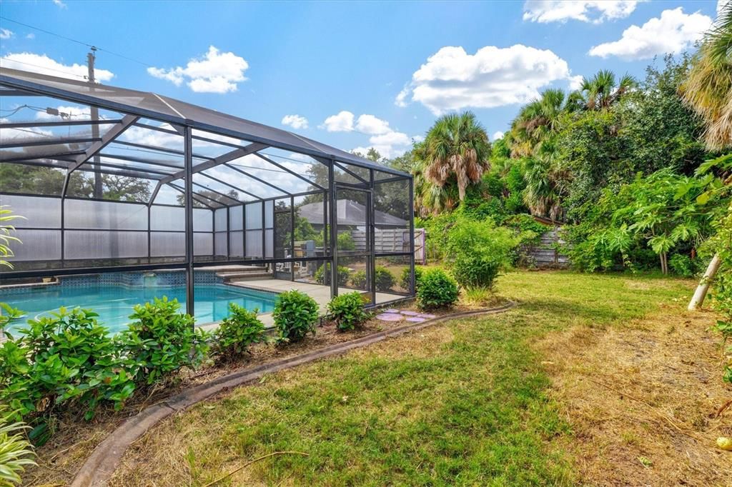 Active With Contract: $500,000 (3 beds, 2 baths, 2010 Square Feet)