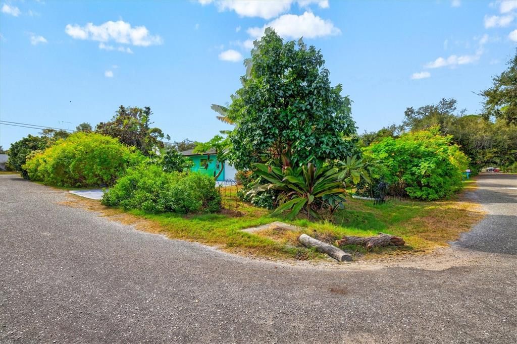 Active With Contract: $500,000 (3 beds, 2 baths, 2010 Square Feet)