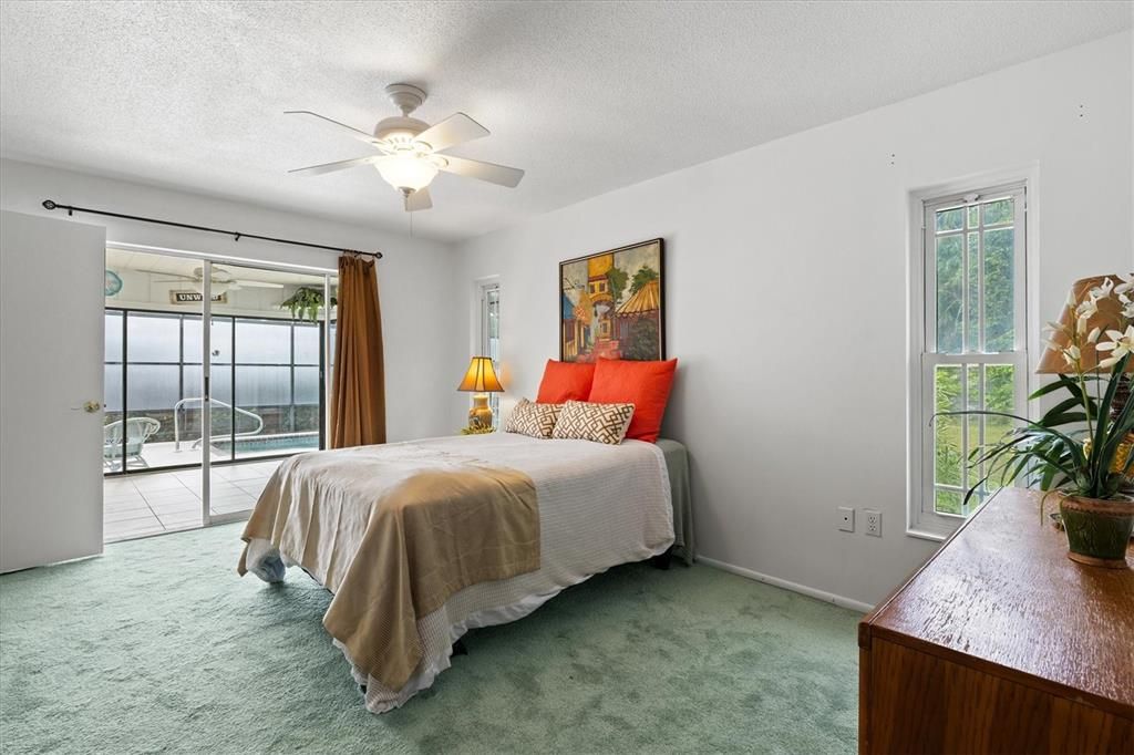 Active With Contract: $500,000 (3 beds, 2 baths, 2010 Square Feet)