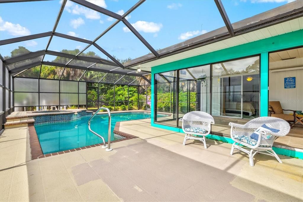 Active With Contract: $500,000 (3 beds, 2 baths, 2010 Square Feet)