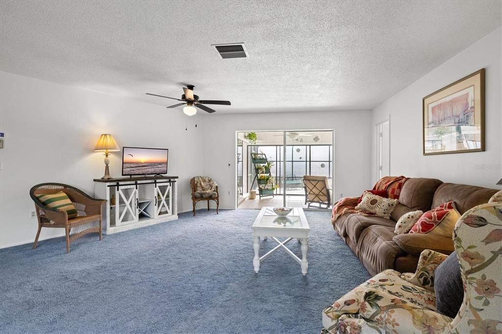 Active With Contract: $500,000 (3 beds, 2 baths, 2010 Square Feet)