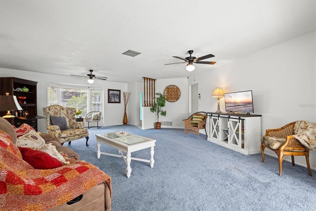 Active With Contract: $500,000 (3 beds, 2 baths, 2010 Square Feet)