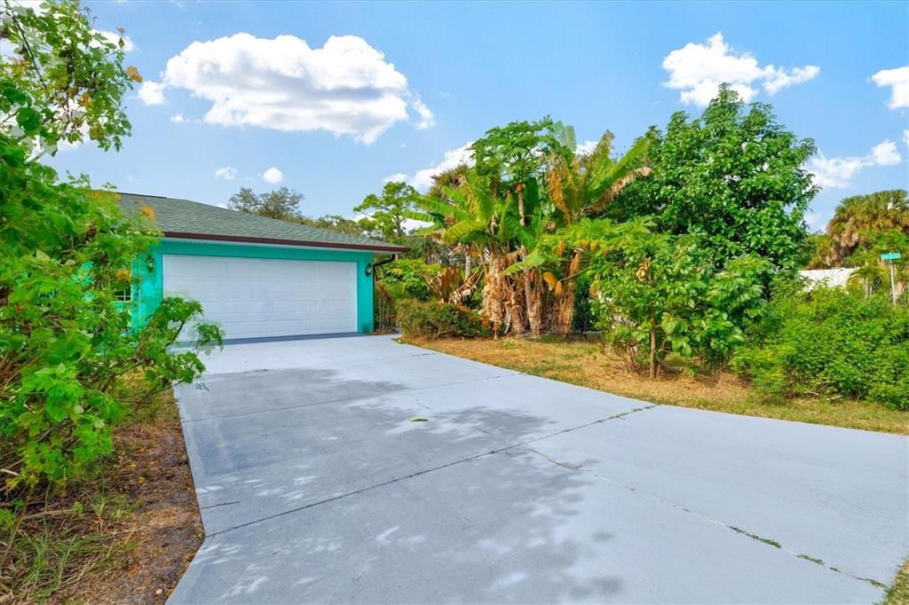 Active With Contract: $500,000 (3 beds, 2 baths, 2010 Square Feet)