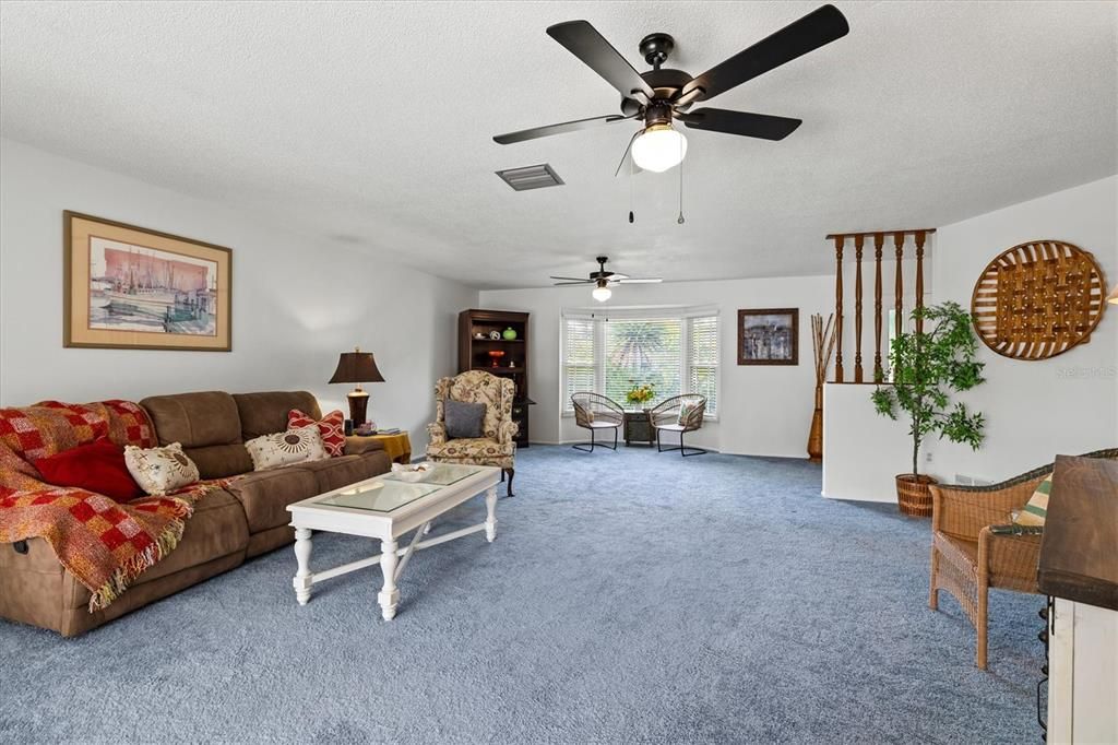 Active With Contract: $500,000 (3 beds, 2 baths, 2010 Square Feet)