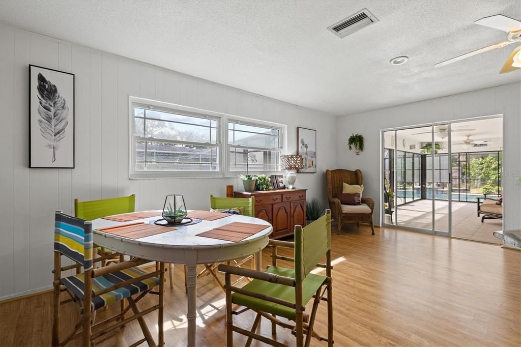 Active With Contract: $500,000 (3 beds, 2 baths, 2010 Square Feet)