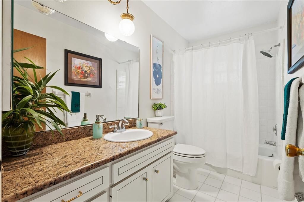 Active With Contract: $500,000 (3 beds, 2 baths, 2010 Square Feet)