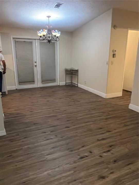 待售: $250,000 (3 贝兹, 2 浴室, 1144 平方英尺)