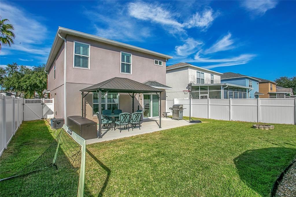 Под контрактом: $435,000 (3 спален, 2 ванн, 1717 Квадратных фут)