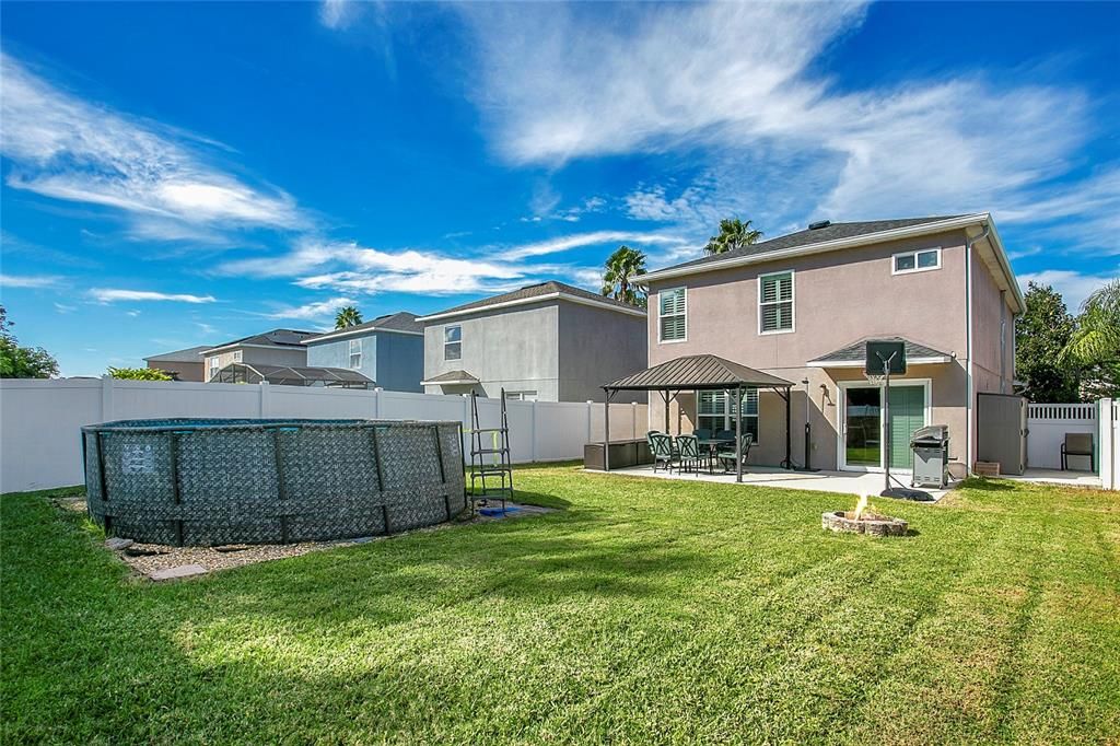 Под контрактом: $435,000 (3 спален, 2 ванн, 1717 Квадратных фут)