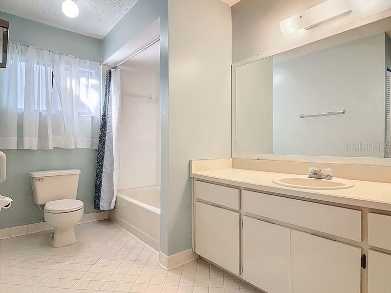 En Venta: $494,000 (4 camas, 2 baños, 1997 Pies cuadrados)