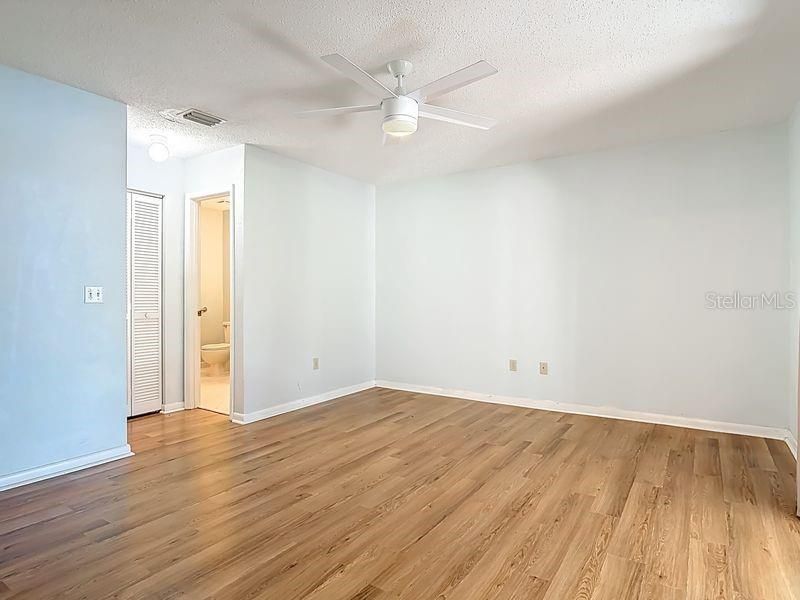 En Venta: $494,000 (4 camas, 2 baños, 1997 Pies cuadrados)