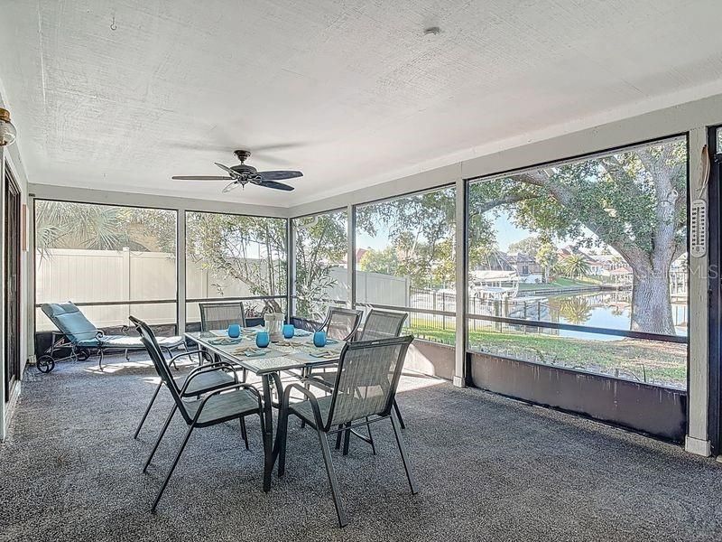 En Venta: $494,000 (4 camas, 2 baños, 1997 Pies cuadrados)