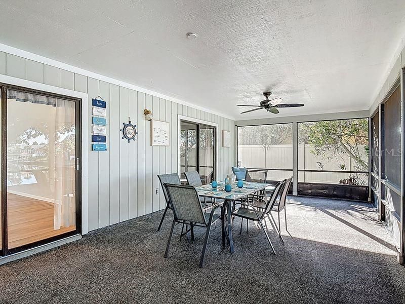 En Venta: $494,000 (4 camas, 2 baños, 1997 Pies cuadrados)