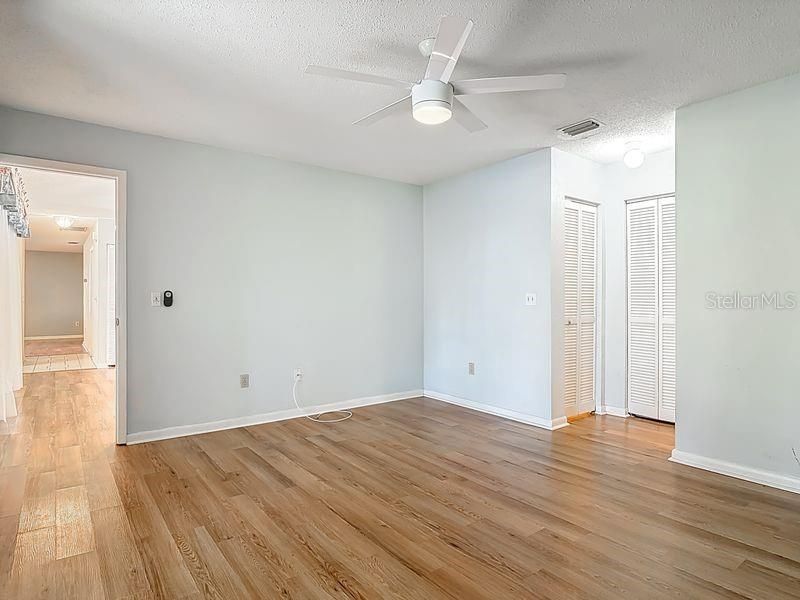 En Venta: $494,000 (4 camas, 2 baños, 1997 Pies cuadrados)