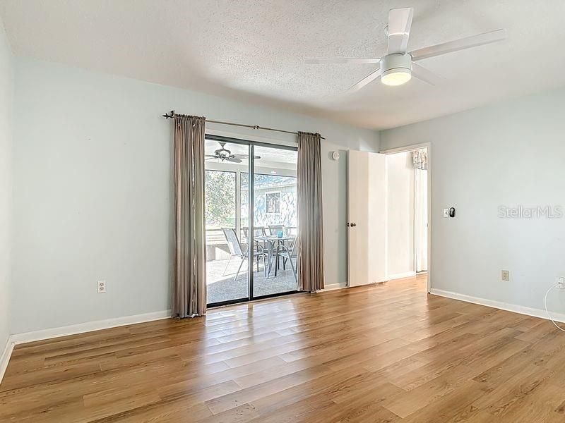 En Venta: $494,000 (4 camas, 2 baños, 1997 Pies cuadrados)