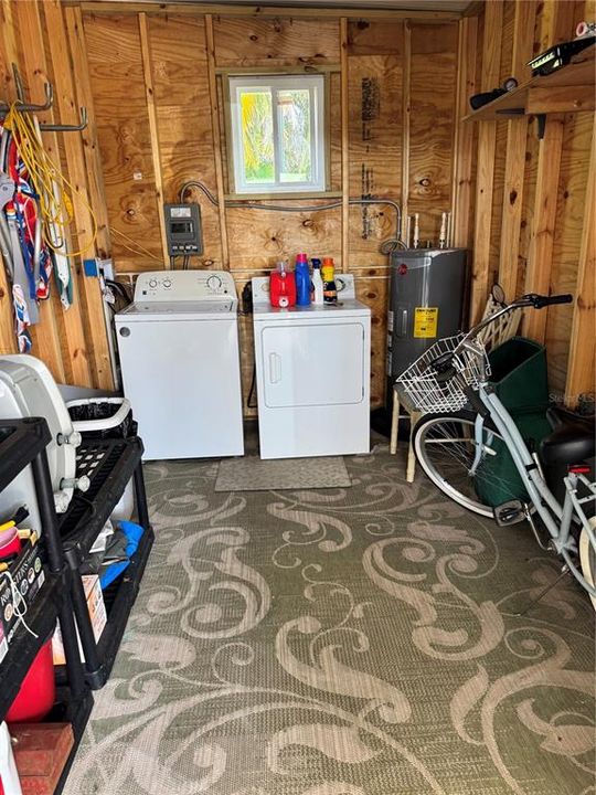 На продажу: $159,900 (2 спален, 2 ванн, 1055 Квадратных фут)