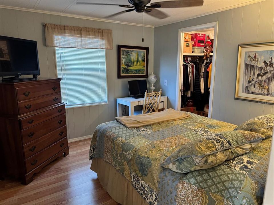 На продажу: $159,900 (2 спален, 2 ванн, 1055 Квадратных фут)