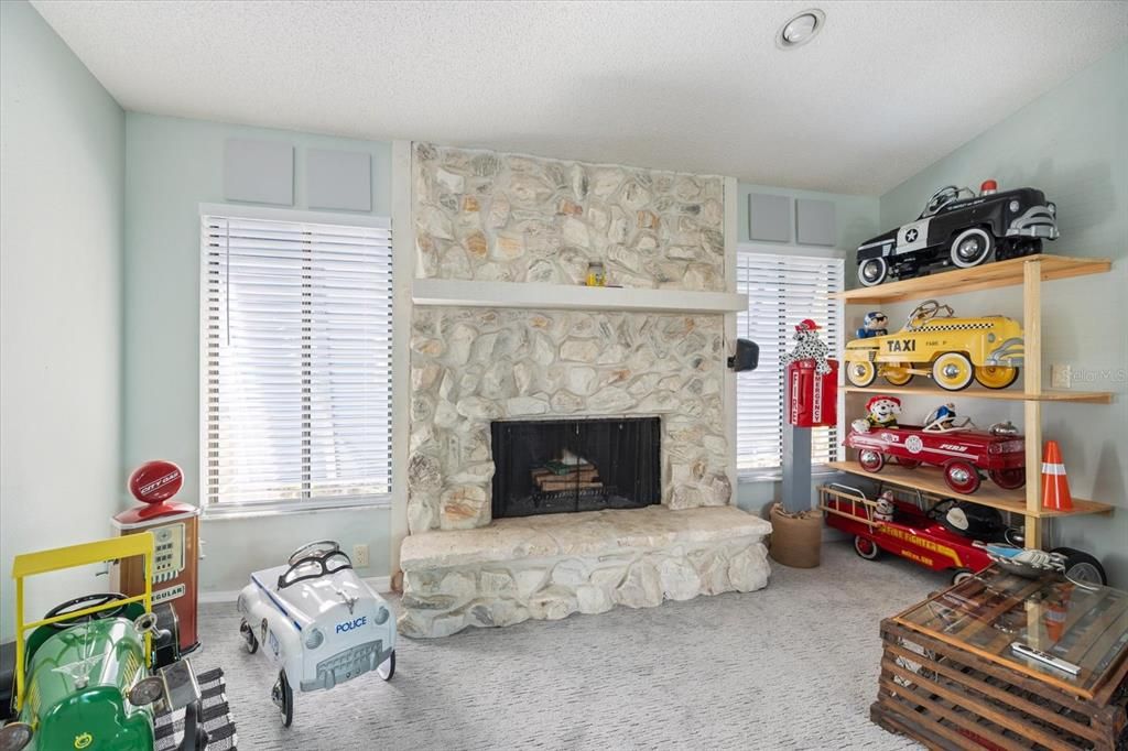 For Sale: $895,000 (3 beds, 2 baths, 2676 Square Feet)