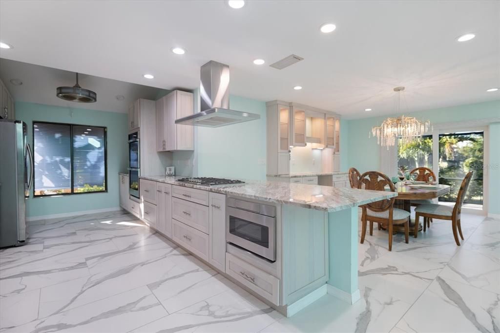 For Sale: $895,000 (3 beds, 2 baths, 2676 Square Feet)