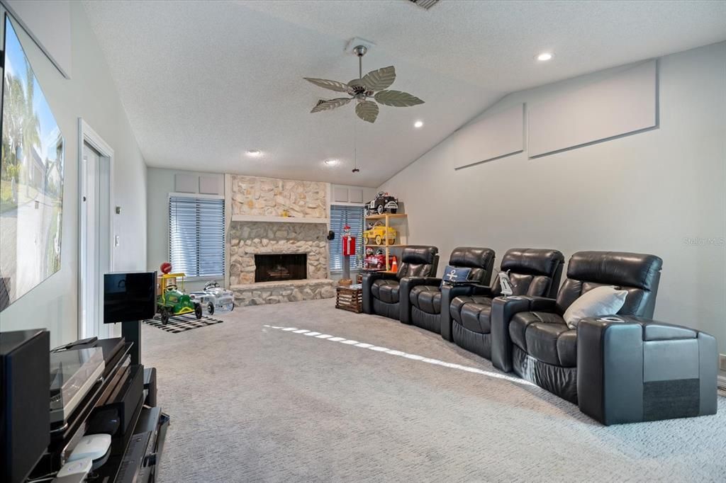 For Sale: $895,000 (3 beds, 2 baths, 2676 Square Feet)