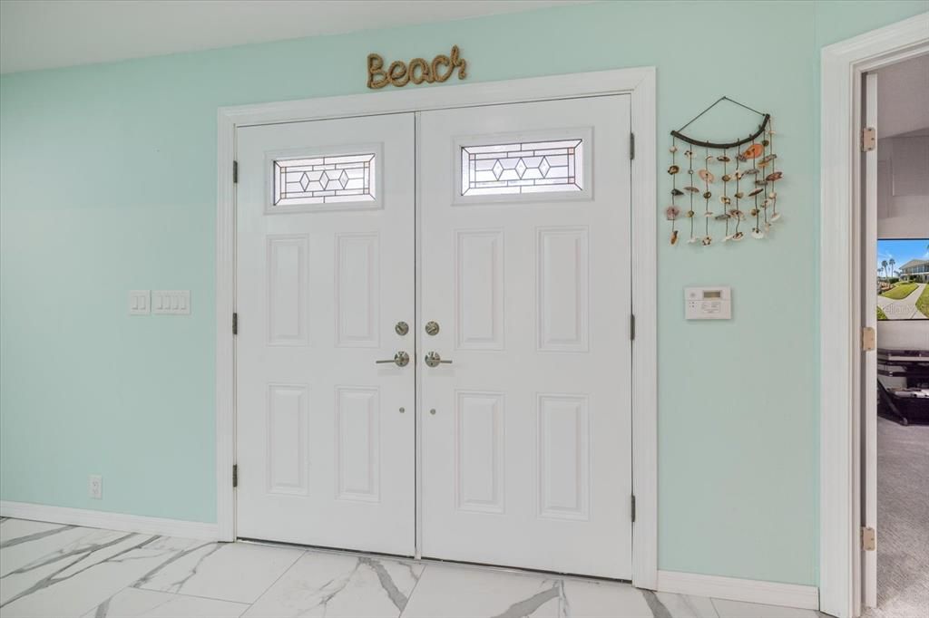 For Sale: $895,000 (3 beds, 2 baths, 2676 Square Feet)