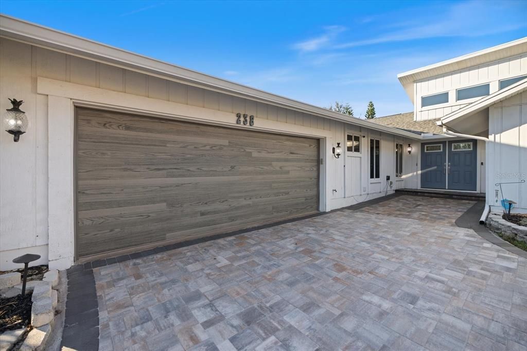 For Sale: $895,000 (3 beds, 2 baths, 2676 Square Feet)