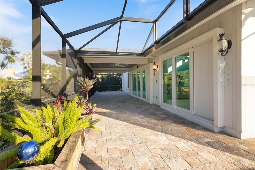 For Sale: $895,000 (3 beds, 2 baths, 2676 Square Feet)